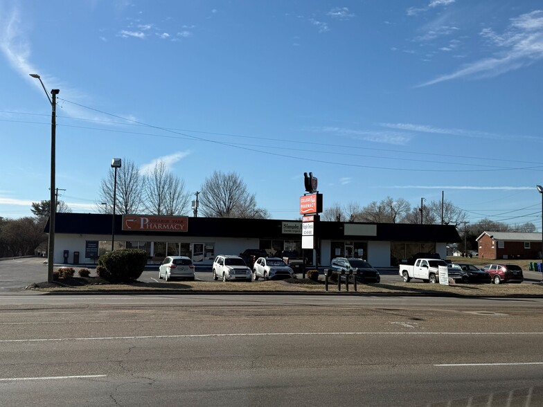 2106 E Andrew Johnson Hwy, Morristown, TN à louer - Photo principale – Image 1 sur 7