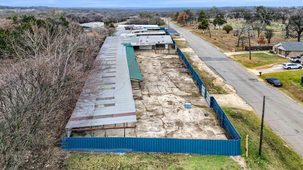 630 N Travis Ave, Denison, TX à louer - Photo de l’immeuble – Image 3 sur 13