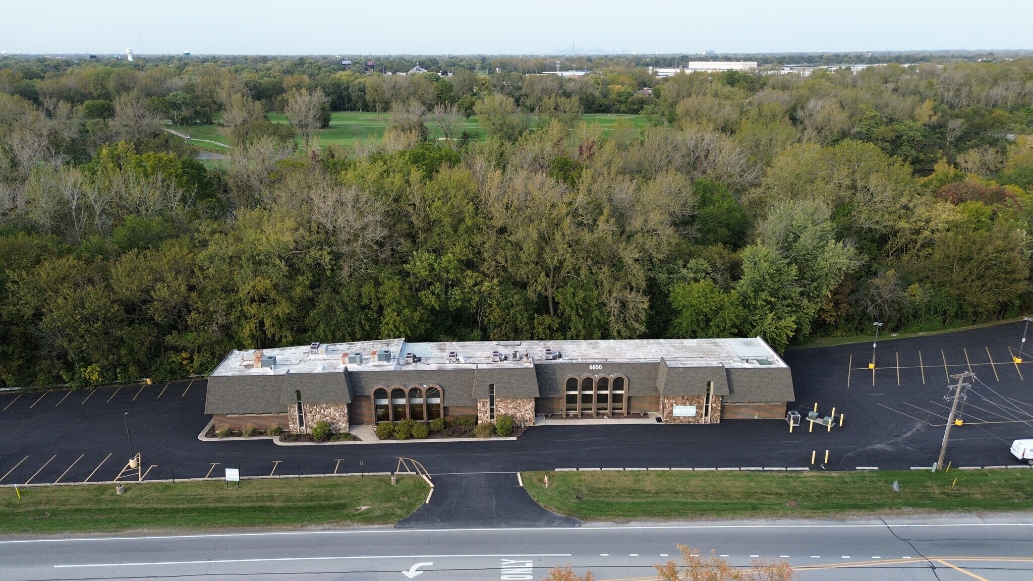 6600 W College Dr, Palos Heights, IL à louer Photo principale– Image 1 sur 23