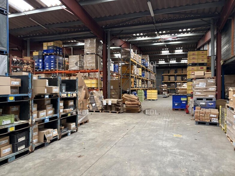 Industriel/Logistique dans Méru à louer - Photo de l’immeuble – Image 2 sur 8