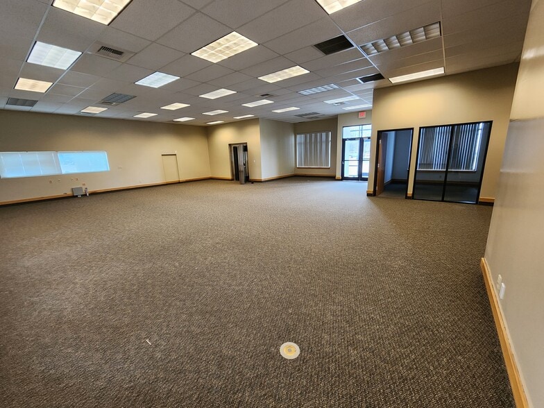 22408 E Appleway Ave, Liberty Lake, WA à louer - Photo de l’immeuble – Image 3 sur 11