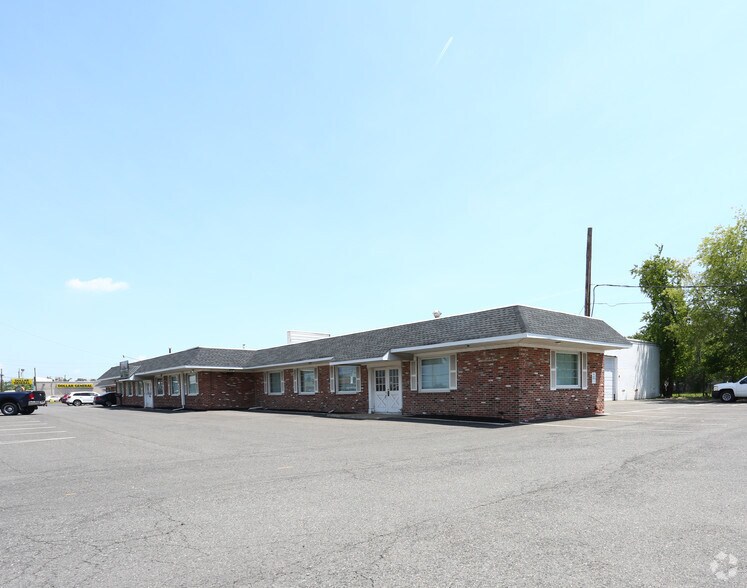 1130 Route 130 North, Burlington, NJ à vendre - Photo principale – Image 1 sur 5