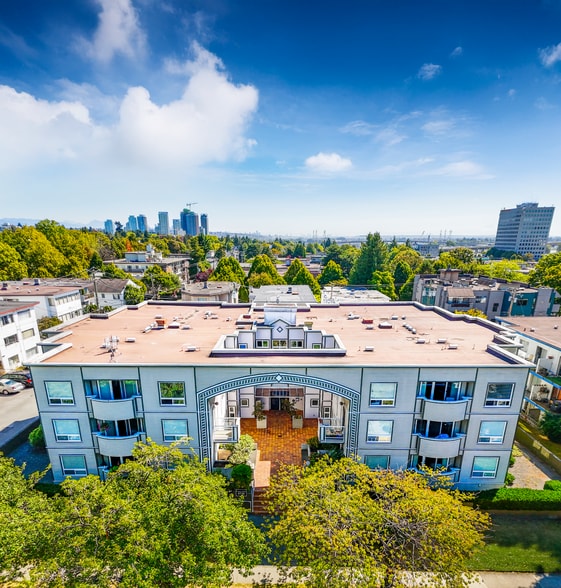 8738 French St, Vancouver, BC à vendre - Photo de l’immeuble – Image 2 sur 4