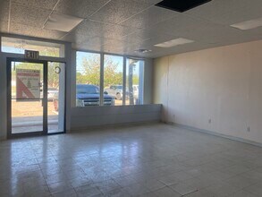 4100 Haltom Rd, Haltom City, TX à louer Photo intérieure– Image 2 sur 5