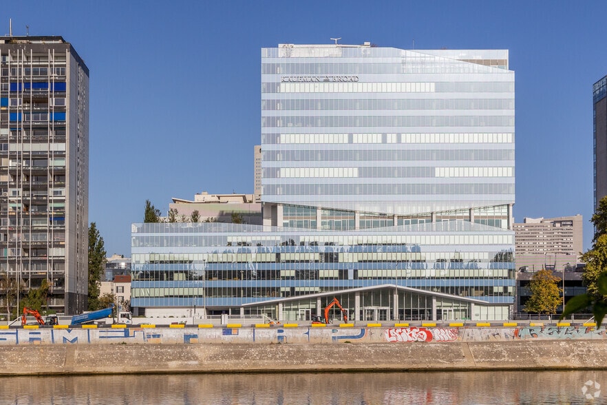 17 Quai Du Président Paul Doumer, Courbevoie à louer - Photo de l’immeuble – Image 2 sur 9