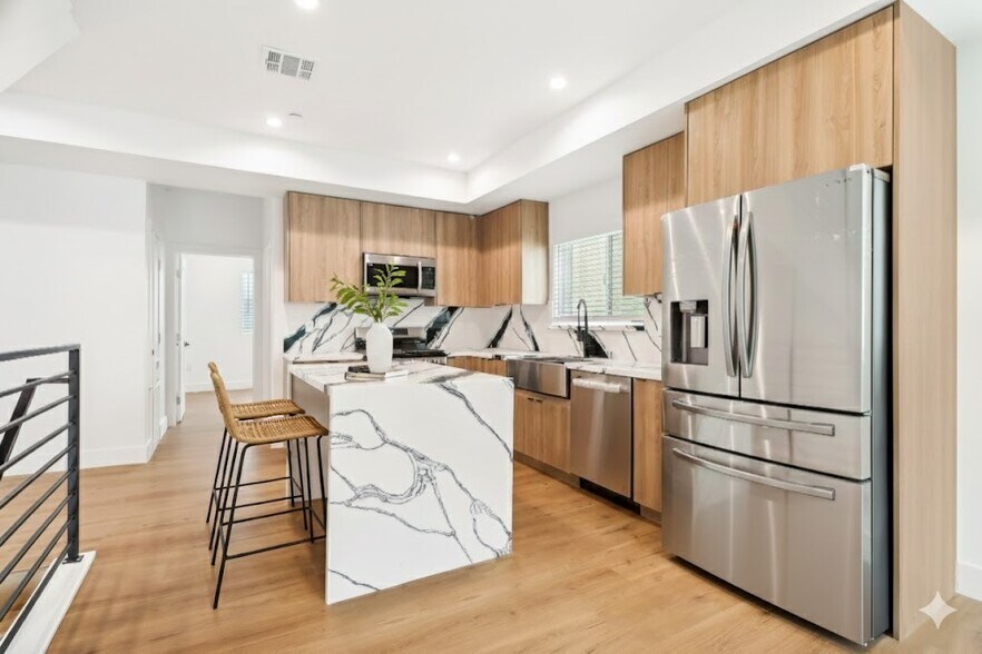 4512 St Elmo Dr, Los Angeles, CA à vendre - Photo de l’immeuble – Image 2 sur 34