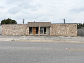 511-513 W Rhapsody Dr, San Antonio, TX à louer Photo intérieure– Image 2 sur 16