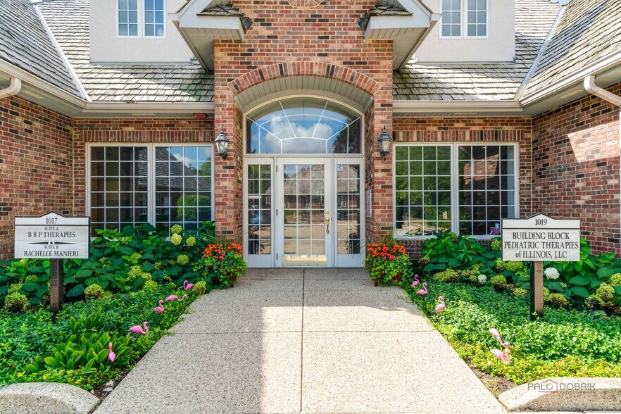 1017-1019 W Park Ave, Libertyville, IL à vendre - Photo de l’immeuble – Image 2 sur 45