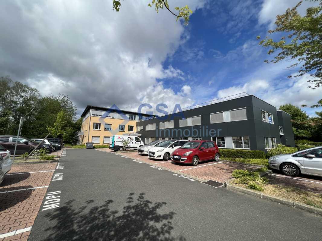 Bureau dans Savigny-le-Temple à louer Photo de l’immeuble– Image 1 sur 6