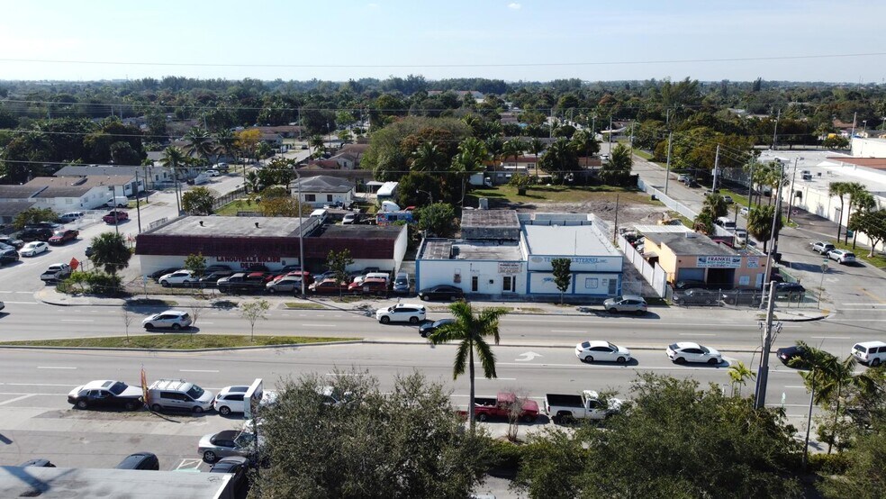 10836 NW 7th Ave, Miami, FL à louer - Photo de l’immeuble – Image 2 sur 9