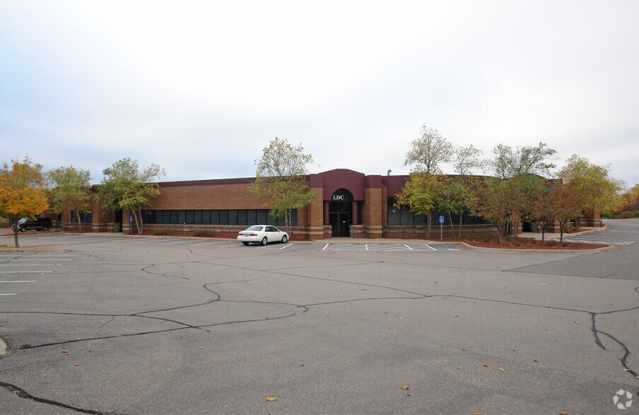 10025 Valley View Rd, Eden Prairie, MN à louer - Photo principale – Image 1 sur 6
