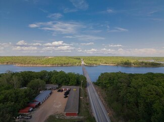 Plus de détails pour 25654 Dove Dr, Pittsburg, MO - Hôtellerie à vendre