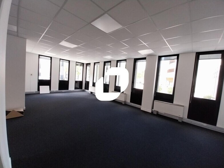Bureau dans Grenoble à louer - Photo intérieure – Image 3 sur 8