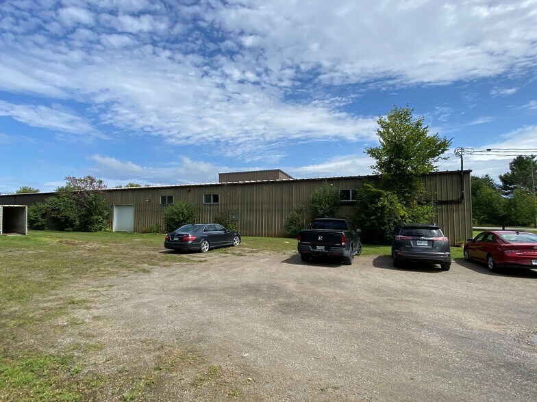 38 Bruce Cres, Carleton Place, ON à louer - Photo de l’immeuble – Image 3 sur 11