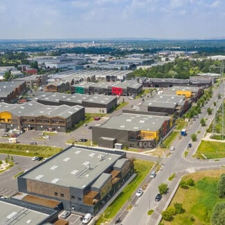 Plus de détails pour Local d'activités à louer