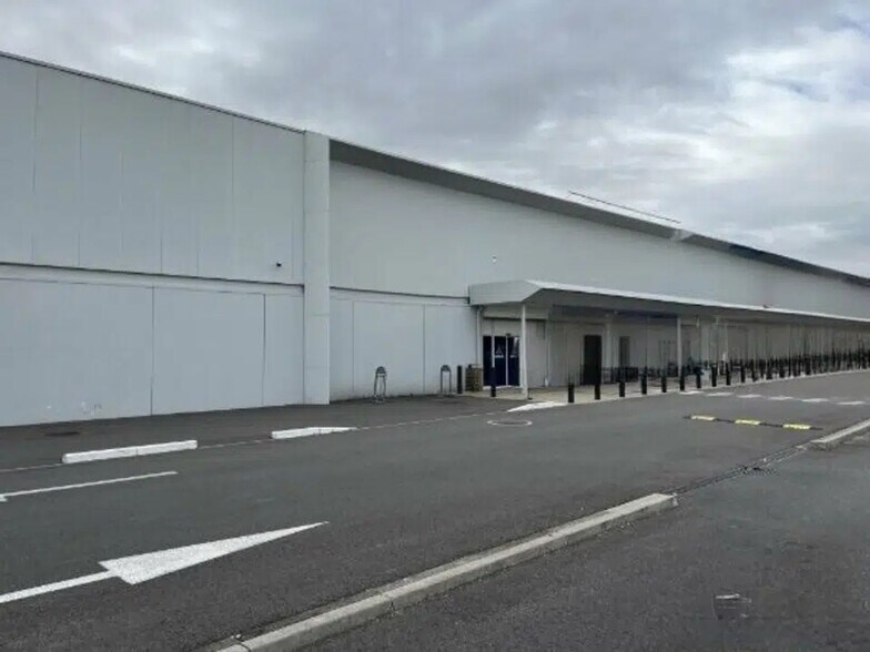 Local commercial dans Reims à louer - Photo de l’immeuble – Image 2 sur 12