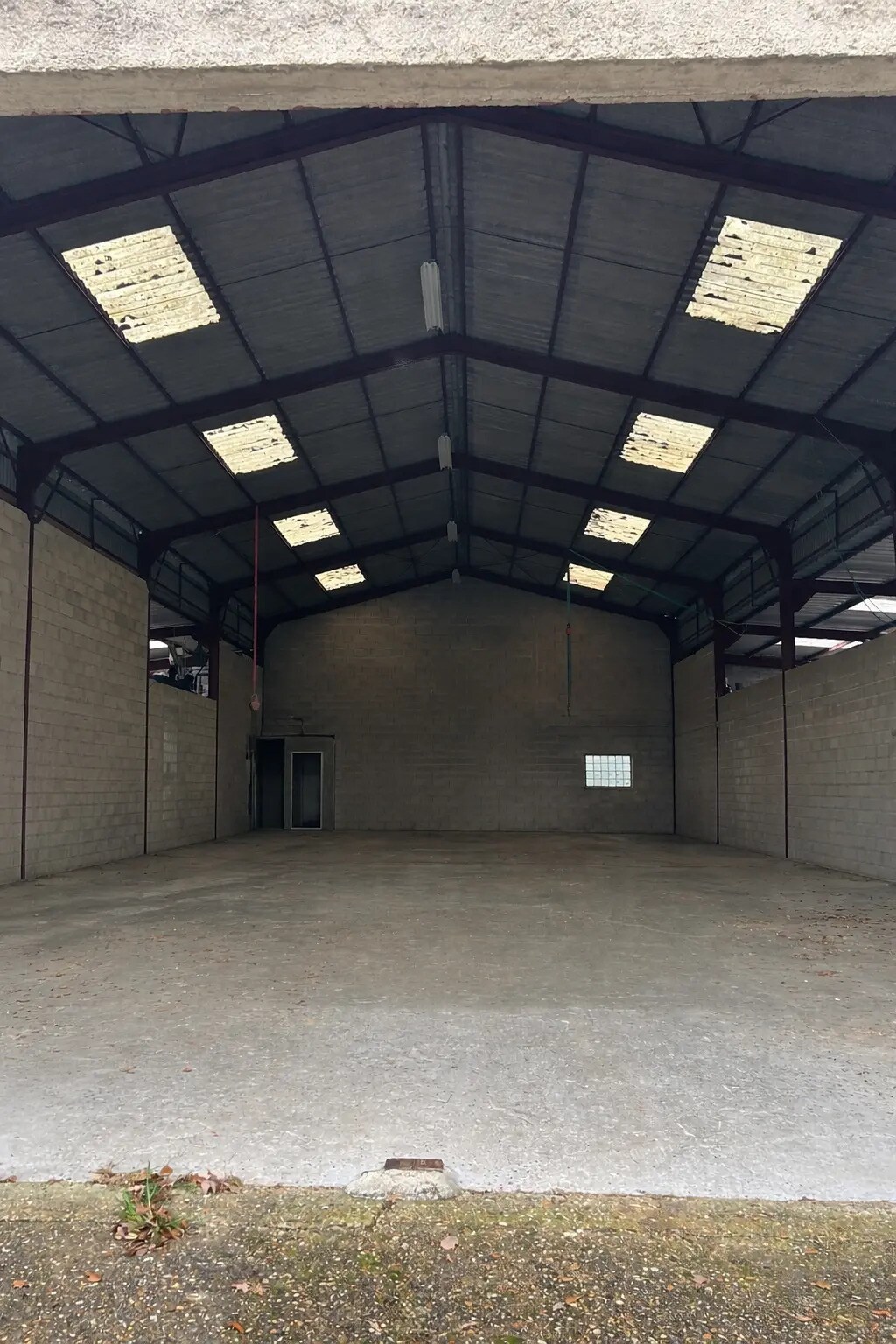 Industriel/Logistique dans Orgerus à louer Photo intérieure– Image 1 sur 4