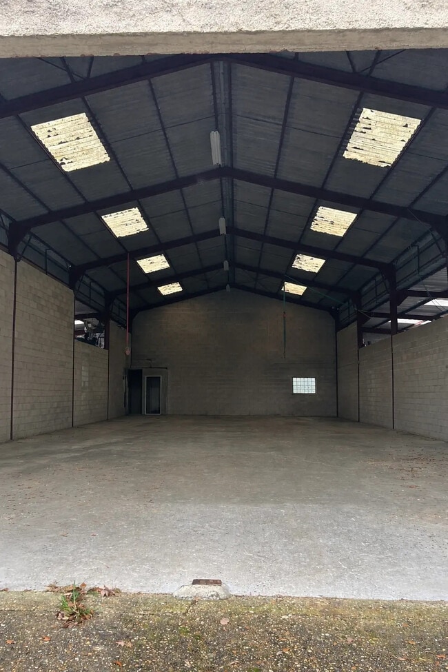 Plus de détails pour Industriel/Logistique à louer