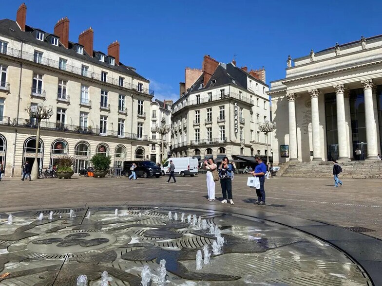 Local commercial dans Nantes à louer - Photo de l’immeuble – Image 3 sur 9