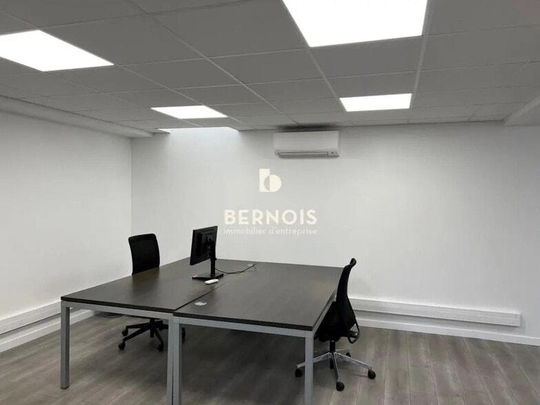 Bureau dans Six-Fours-les-Plages à louer - Photo intérieure – Image 3 sur 4
