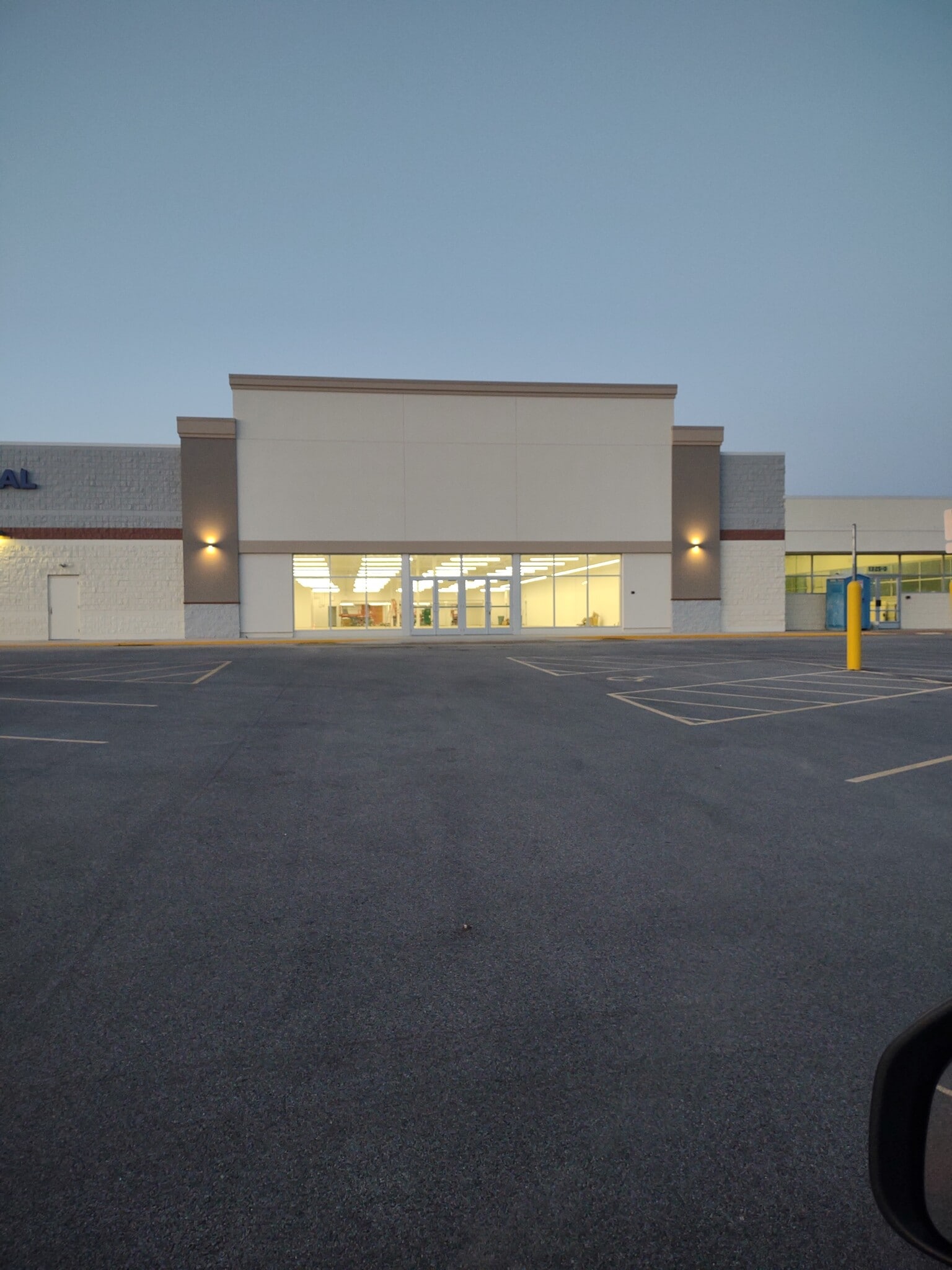 1325 E Jackson St, Macomb, IL à louer Photo de l’immeuble– Image 1 sur 8