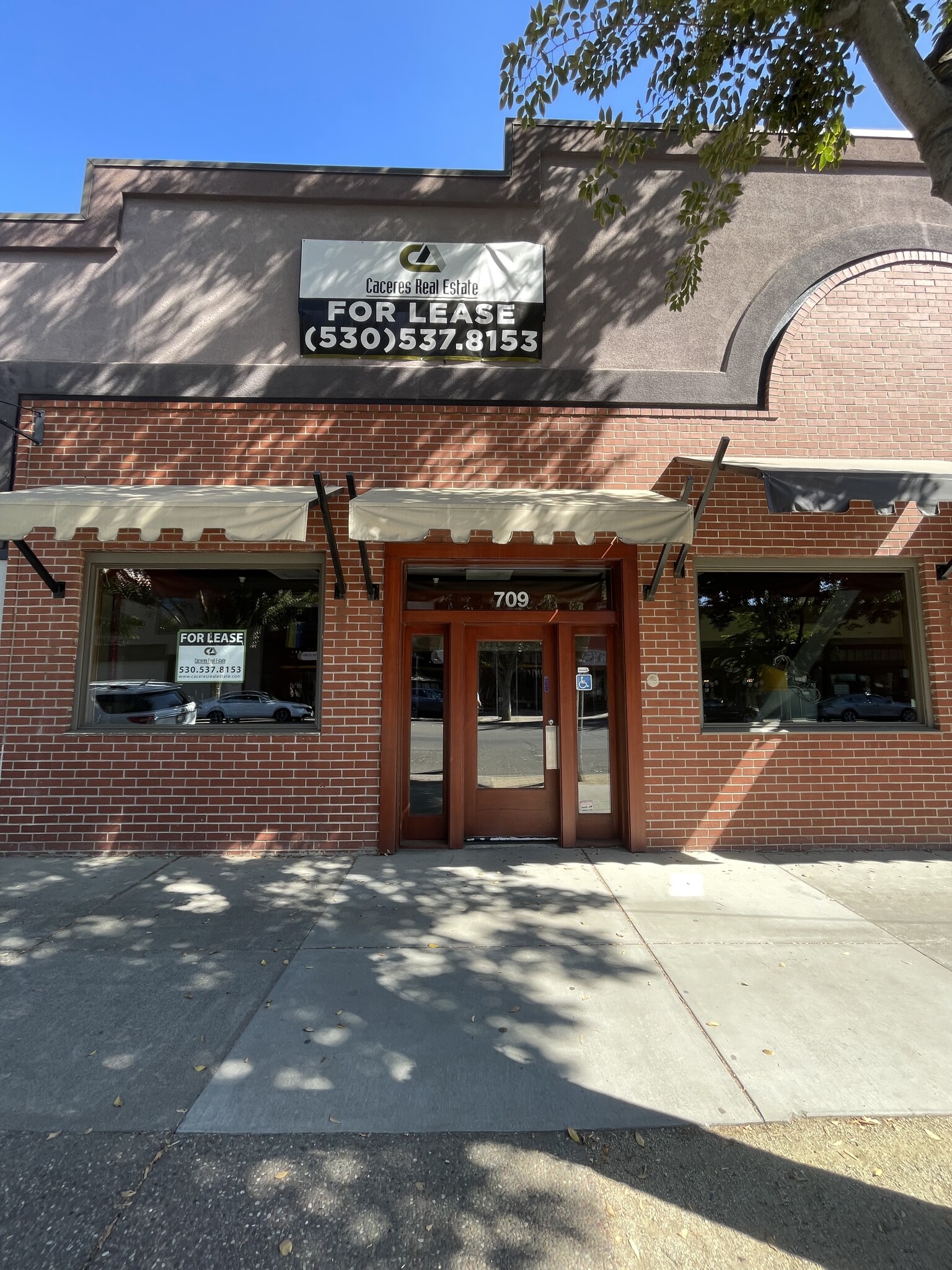 703-711 Main St, Woodland, CA à louer Photo de l’immeuble– Image 1 sur 3