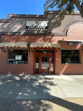 703-711 Main St, Woodland, CA à louer Photo de l’immeuble– Image 1 sur 3