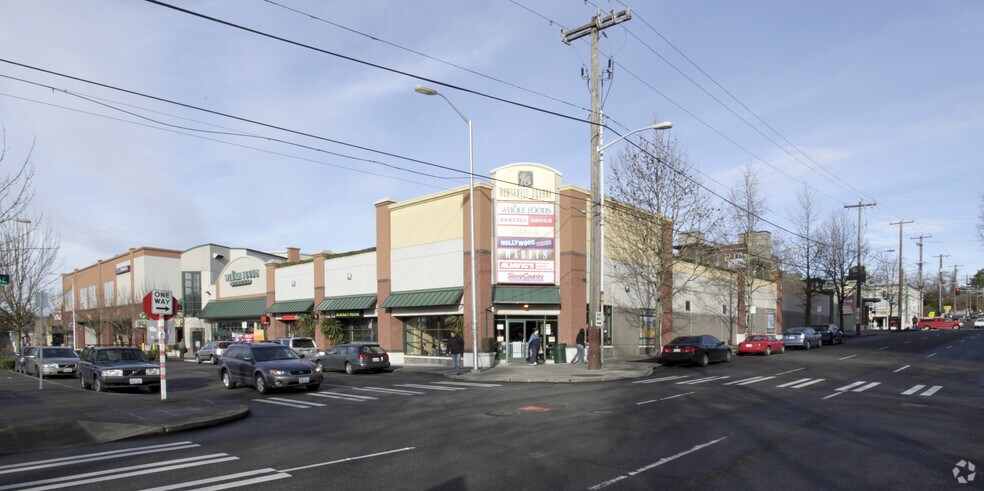 6308-6416 Roosevelt Way NE, Seattle, WA à louer - Photo de l’immeuble – Image 2 sur 7