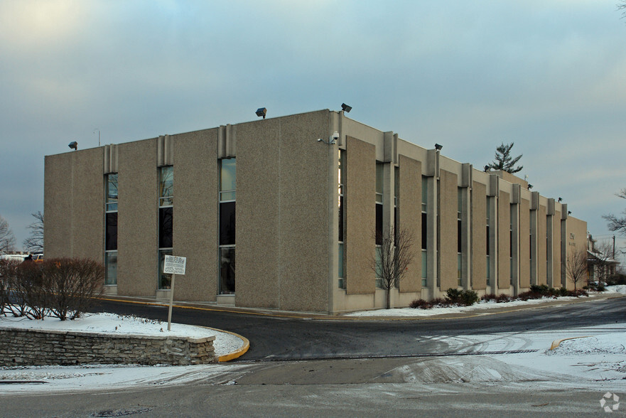 250 William Howard Taft Rd, Cincinnati, OH à vendre - Photo principale – Image 1 sur 3