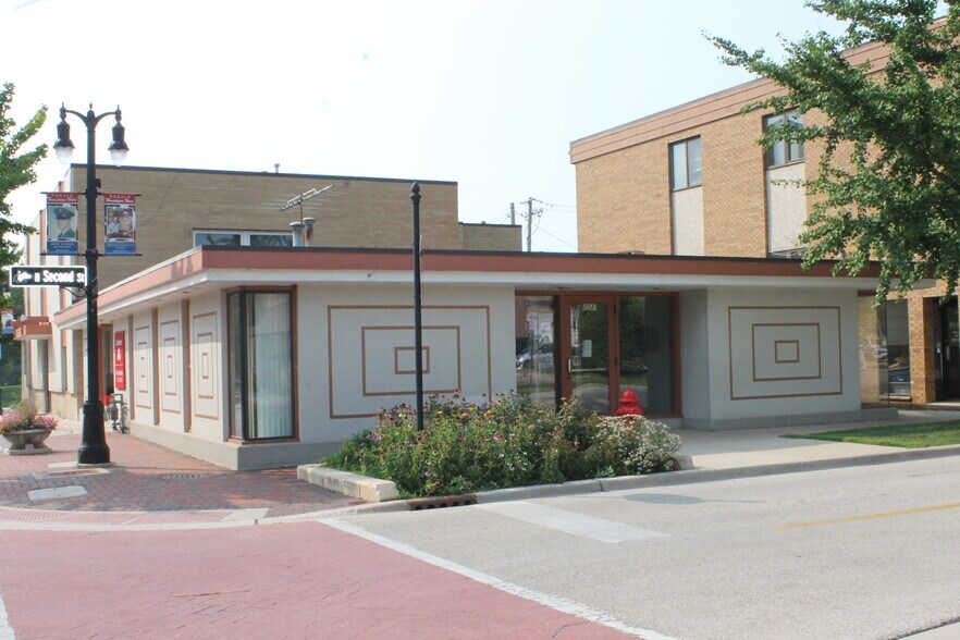 129 E Locust St, Dekalb, IL à vendre - Photo de l’immeuble – Image 2 sur 29