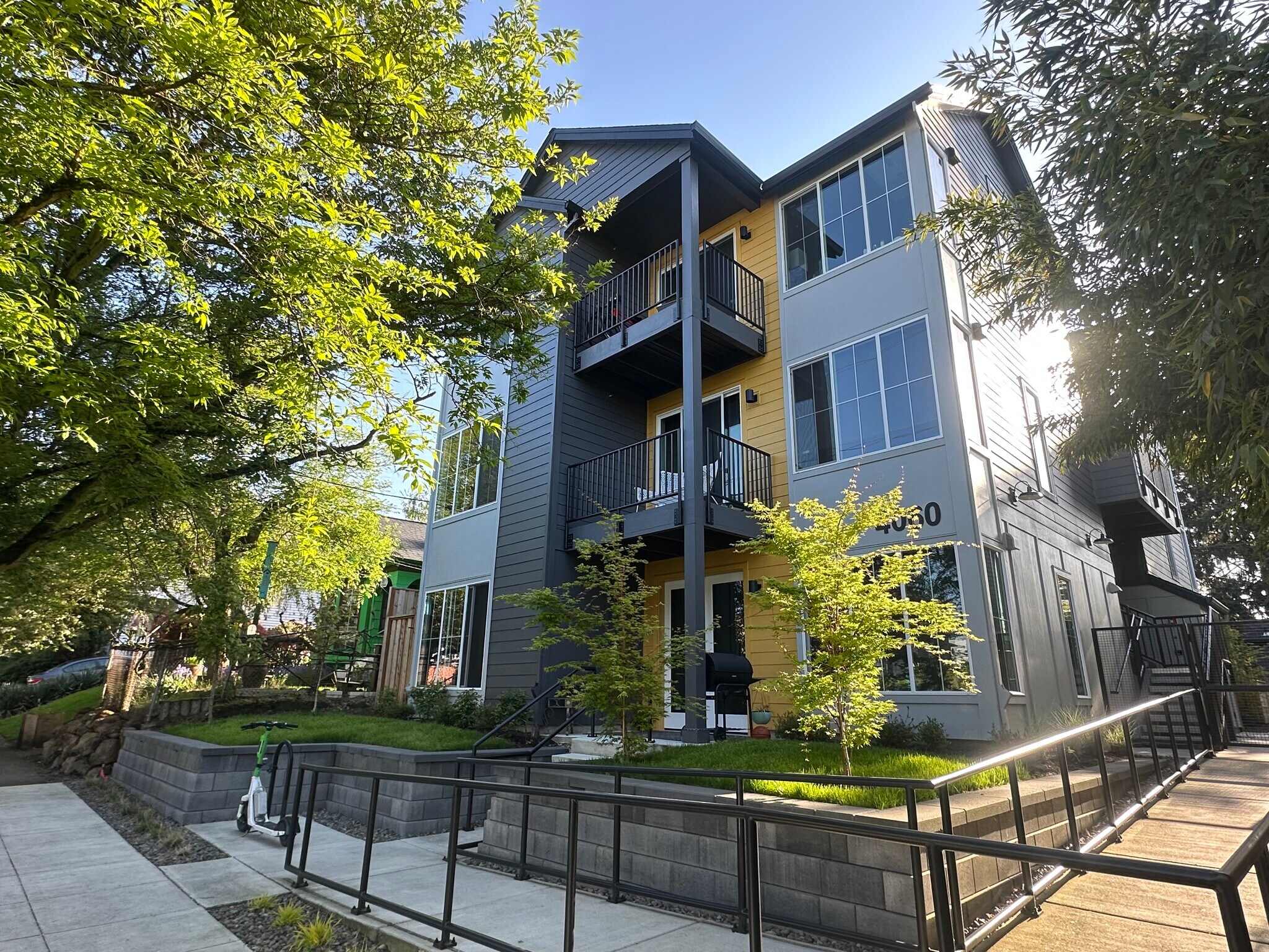 4060 N Montana Ave, Portland, OR à vendre Photo principale– Image 1 sur 12