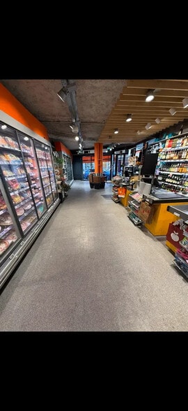 Local commercial dans Paris à louer - Photo de l’immeuble – Image 1 sur 6