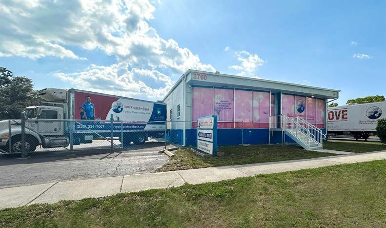 3760 Fowler St, Fort Myers, FL à louer - Photo de l’immeuble – Image 2 sur 7