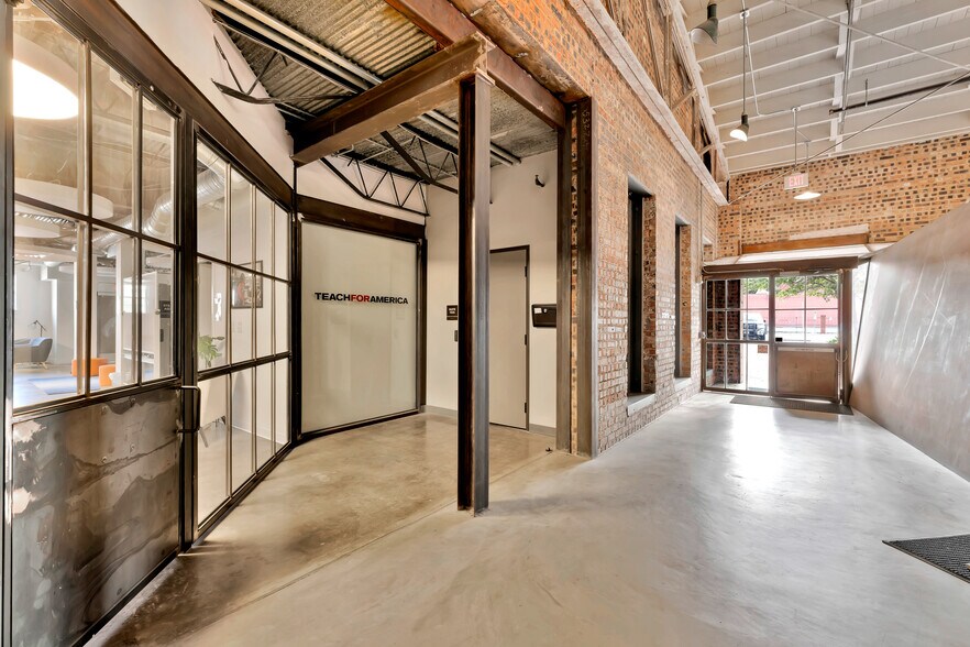 707 W Vickery Blvd, Fort Worth, TX à louer - Photo intérieure – Image 3 sur 14