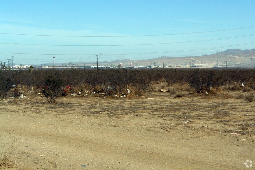 Us-395, Adelanto, CA à vendre - Photo de l’immeuble – Image 2 sur 9