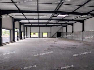 Plus de détails pour Local d'activités à louer