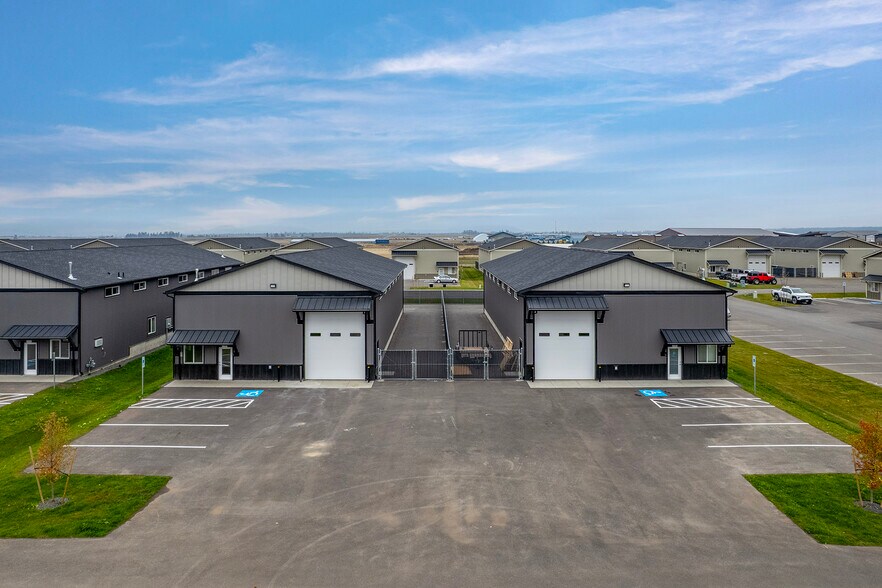 3493 W Daugharty Loop, Hayden, ID à louer - Photo de l’immeuble – Image 2 sur 26