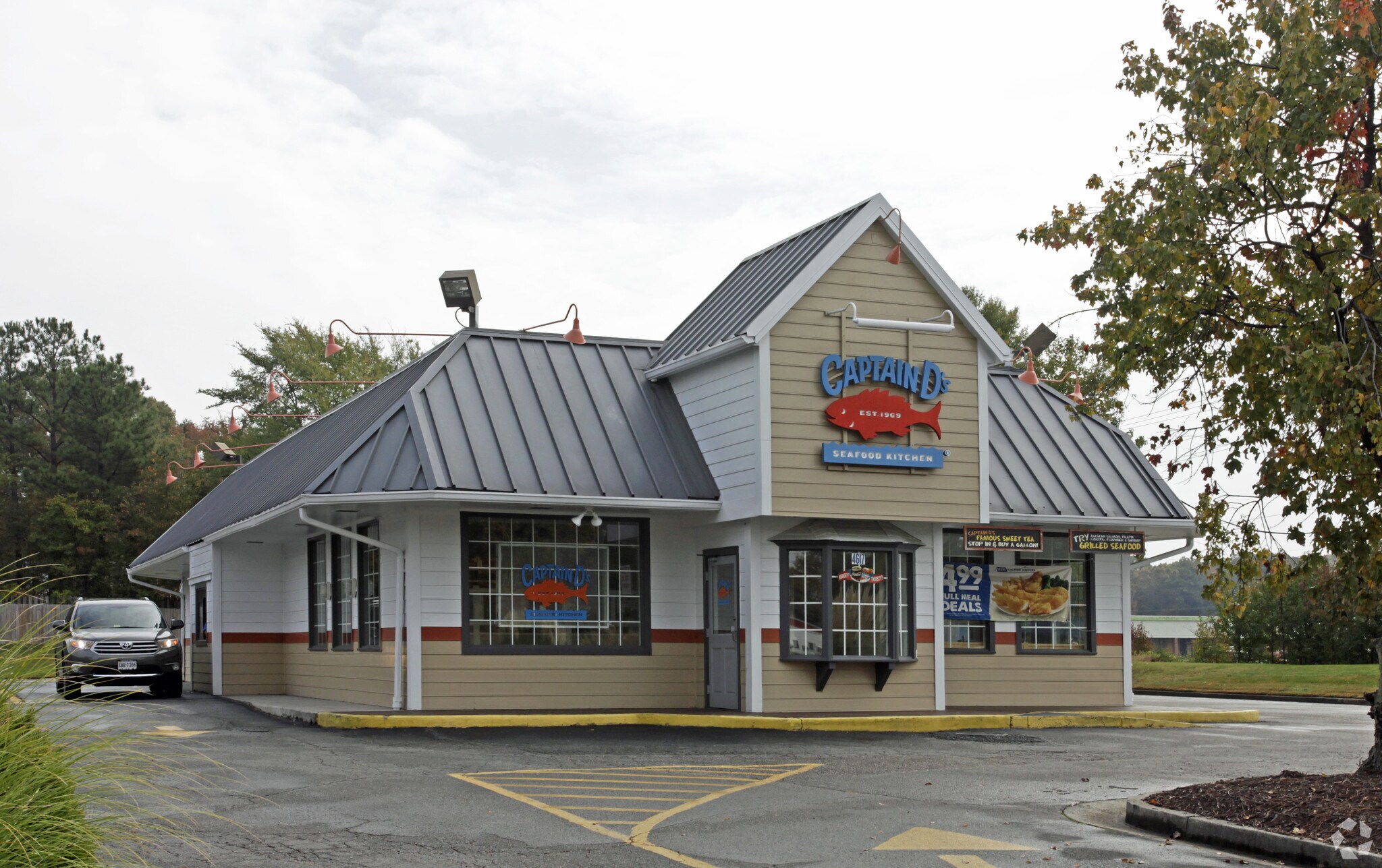 4607 Jefferson Davis Hwy, Richmond, VA à louer Photo de l’immeuble– Image 1 sur 3