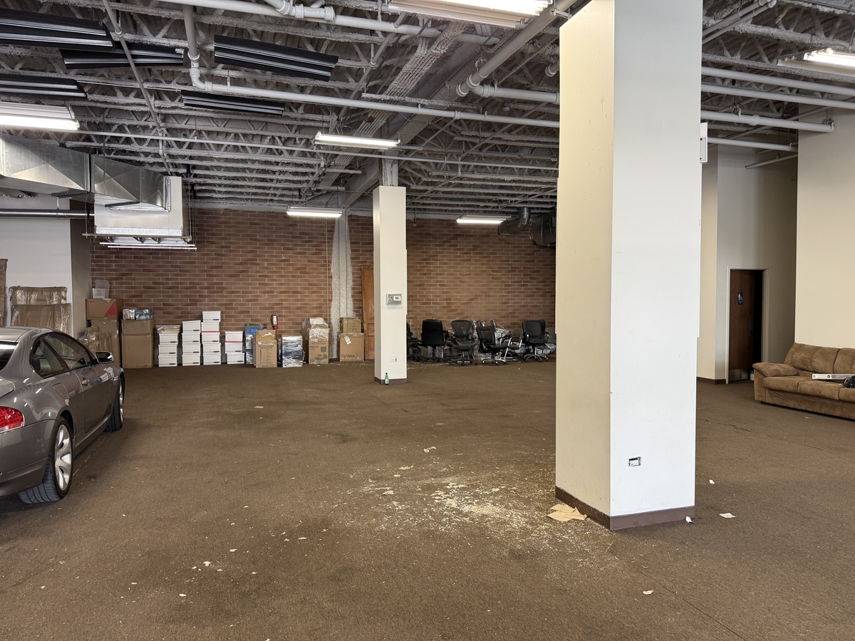 711 W Grand Ave, Chicago, IL 60654 - Lot Unit #1 - - Photo intérieure - Image 1 of 1