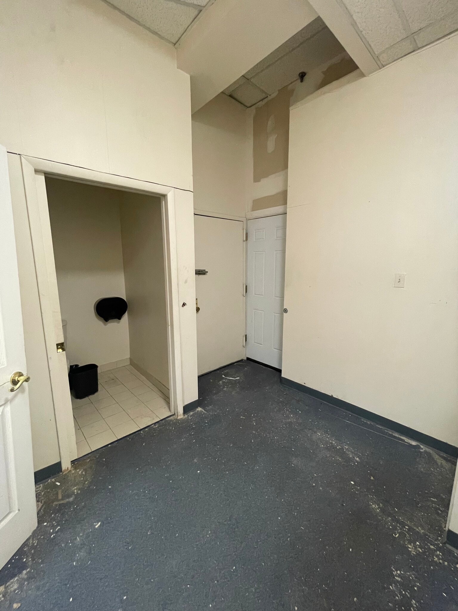 236 Newark Ave, Jersey City, NJ à louer Photo de l’immeuble– Image 1 sur 8