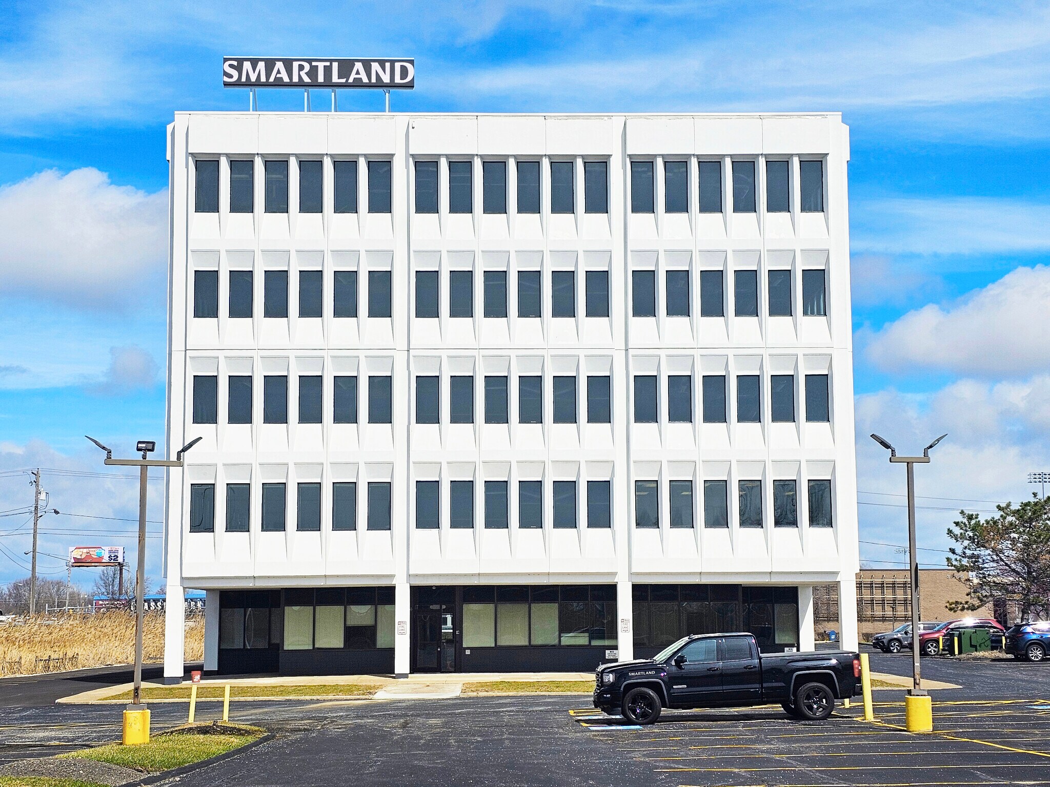 35350 Curtis Blvd, Eastlake, OH à louer Photo principale– Image 1 sur 45