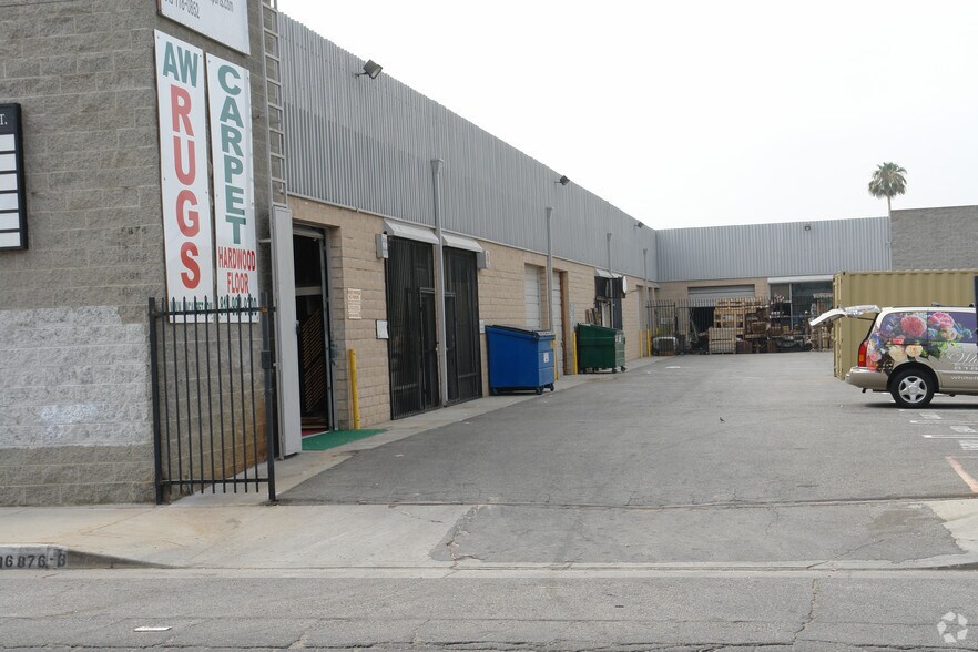 16860-16884 Stagg St, Van Nuys, CA à louer - Photo de l’immeuble – Image 2 sur 2