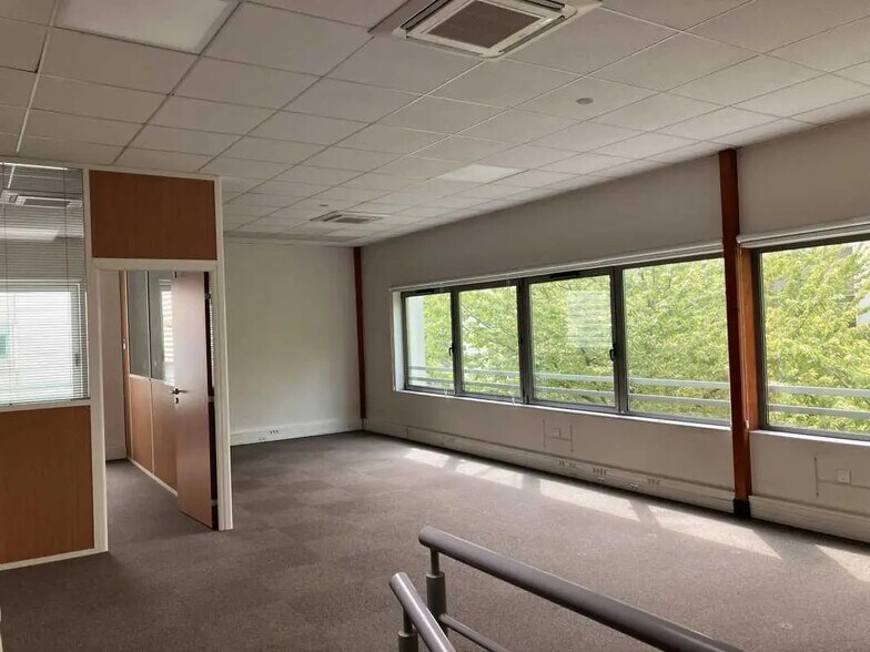 47 Bis Rue Du Commandant Rolland, Le Bourget à louer - Photo de l’immeuble – Image 3 sur 10