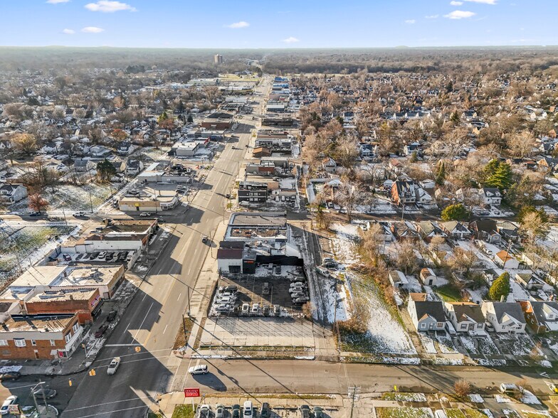 19420 W Warren Ave, Detroit, MI à louer - Photo de l’immeuble – Image 3 sur 27