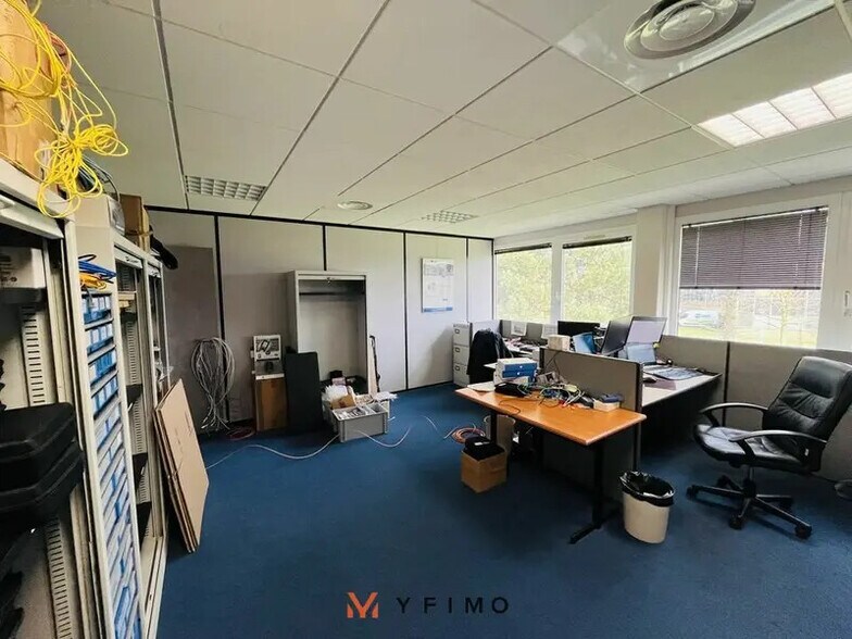 Bureau dans Bièvres à vendre - Photo intérieure – Image 2 sur 4