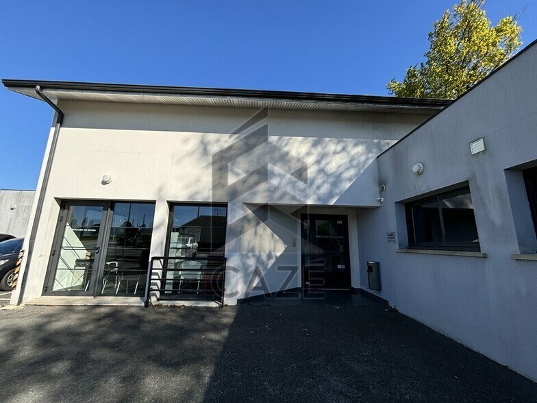 Bureau dans Fargues-Saint-Hilaire à vendre - Photo de l’immeuble – Image 3 sur 3