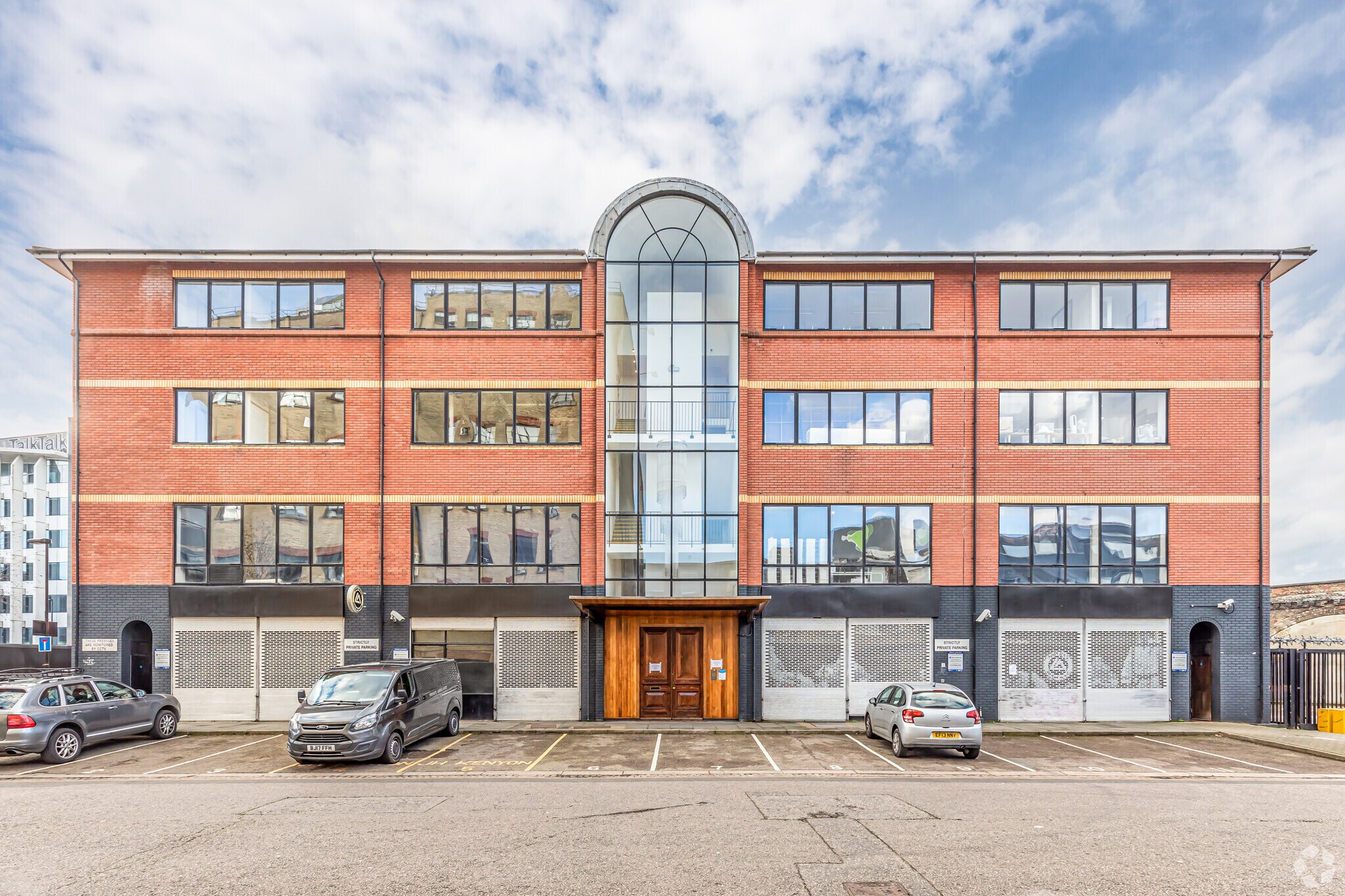 145-163 Freston Rd, Londres à louer Photo principale– Image 1 sur 7