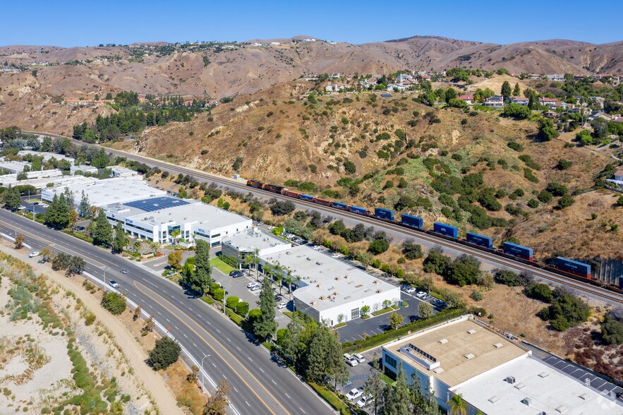 23001-23101 La Palma Ave, Yorba Linda, CA à louer - Photo de l’immeuble – Image 3 sur 15