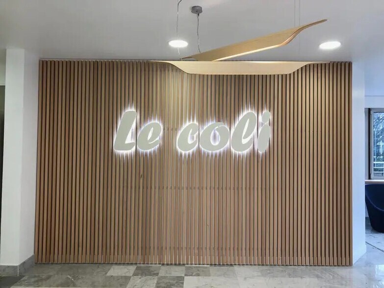 Bureau dans Vélizy-Villacoublay à louer - Hall d’entrée – Image 3 sur 15
