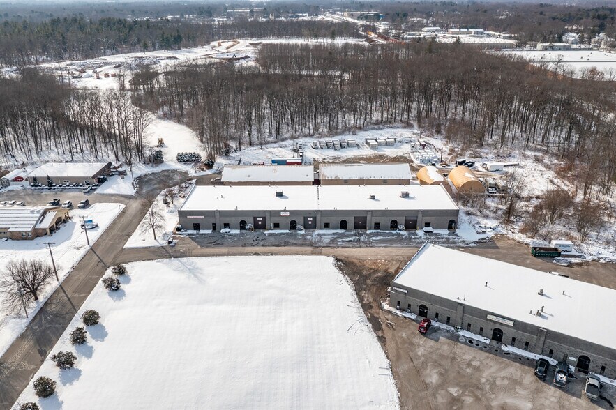 34 Patria Rd, South Windsor, CT à louer - Photo de l’immeuble – Image 2 sur 36